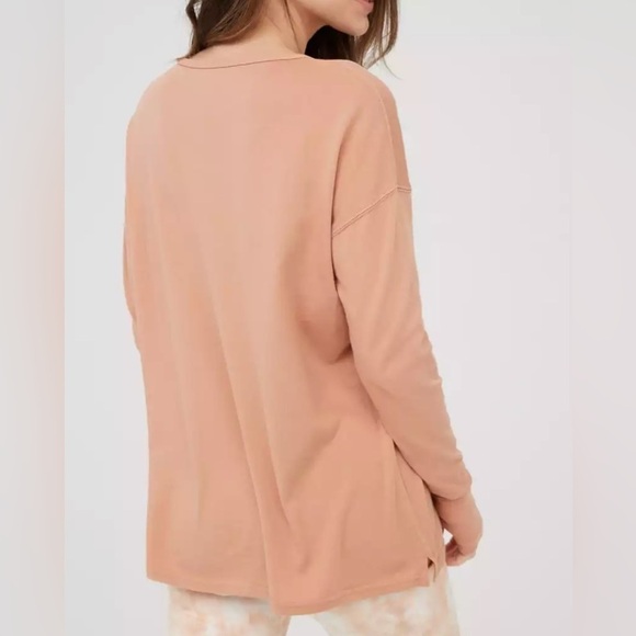 Aerie OFFLINE Unstoppable Long Sleeve Shirt with Thumbholes XS Soft Lounge - Picture 2 of 10